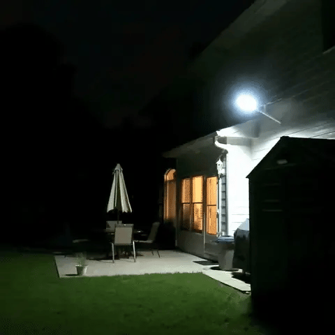 Lampará con Panel Solar para Exterior